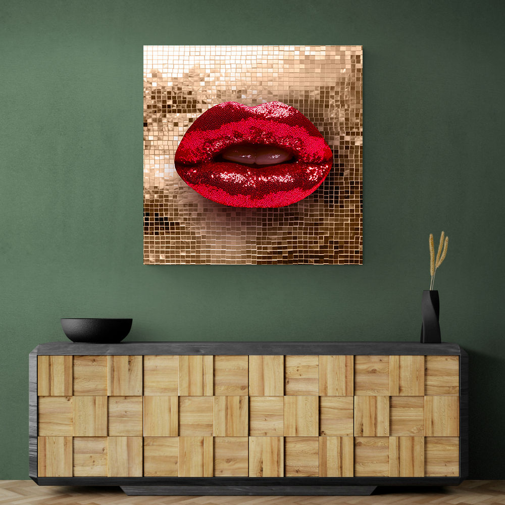 Luxurious Lips Luxurious Lips