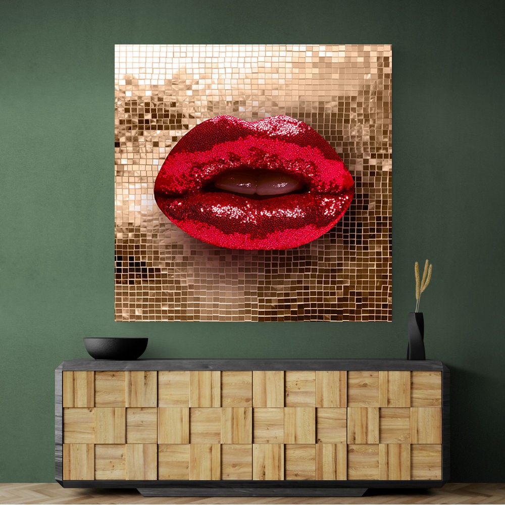 Luxurious Lips Luxurious Lips