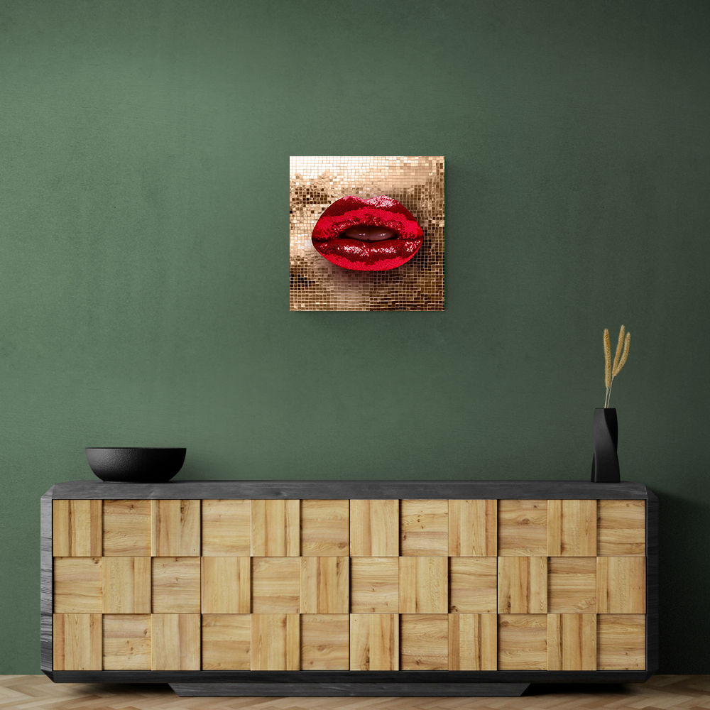 Luxurious Lips Luxurious Lips