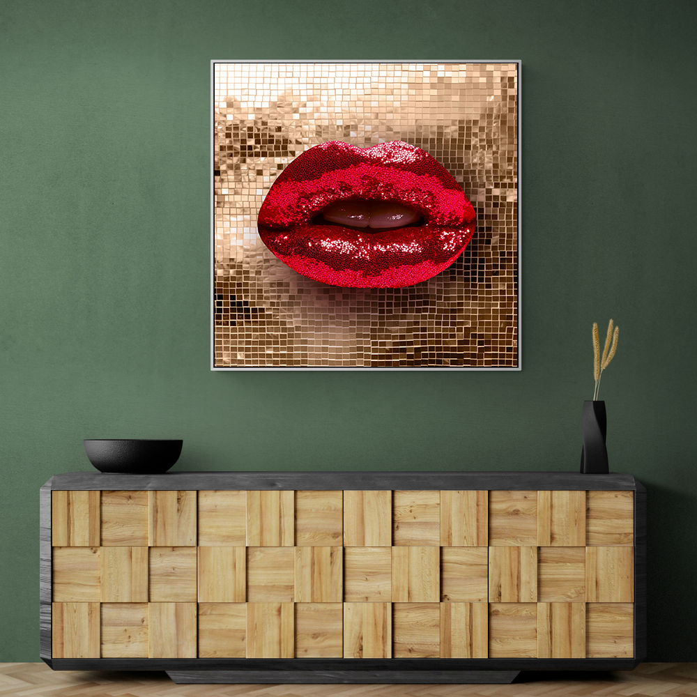 Luxurious Lips Luxurious Lips