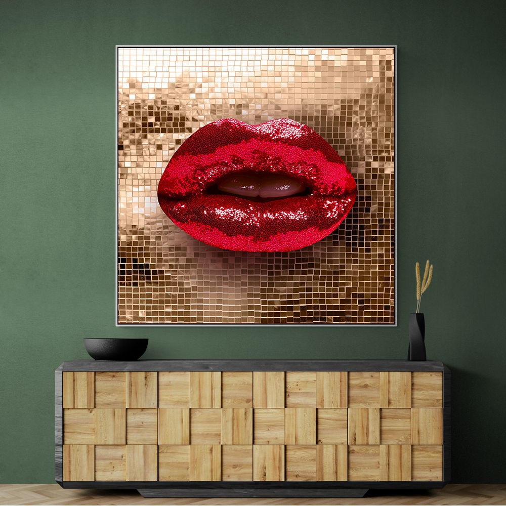 Luxurious Lips Luxurious Lips