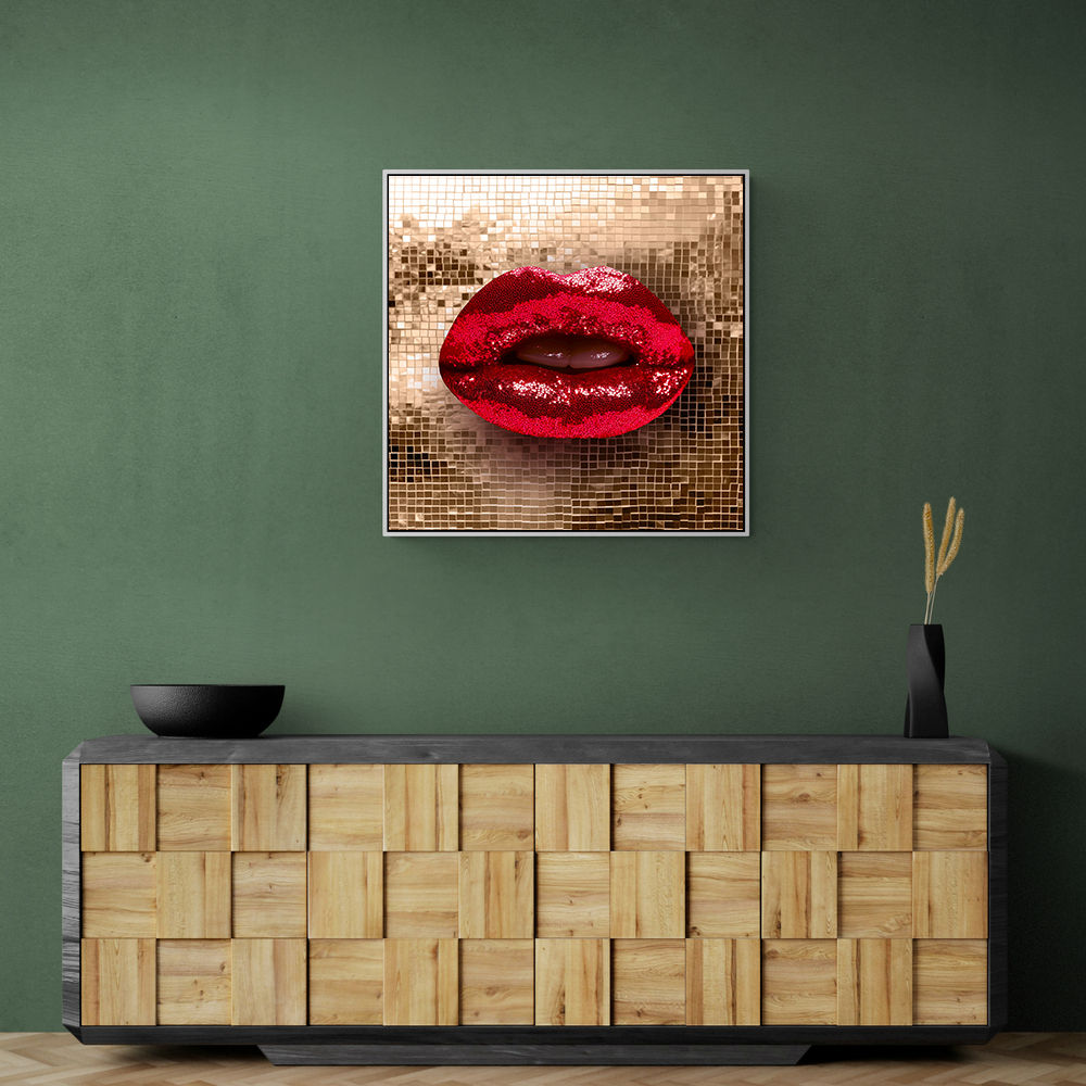 Luxurious Lips Luxurious Lips