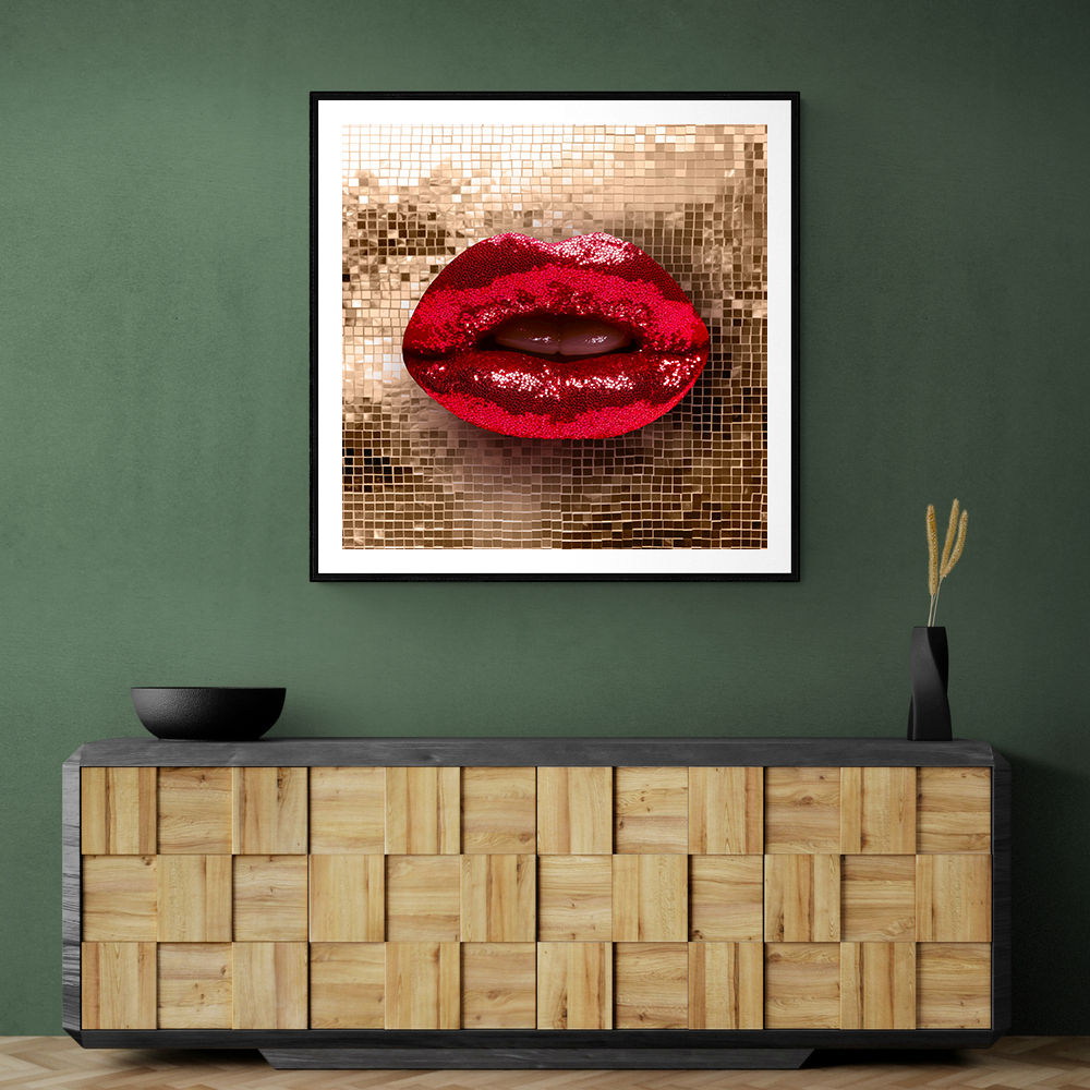 Luxurious Lips Luxurious Lips